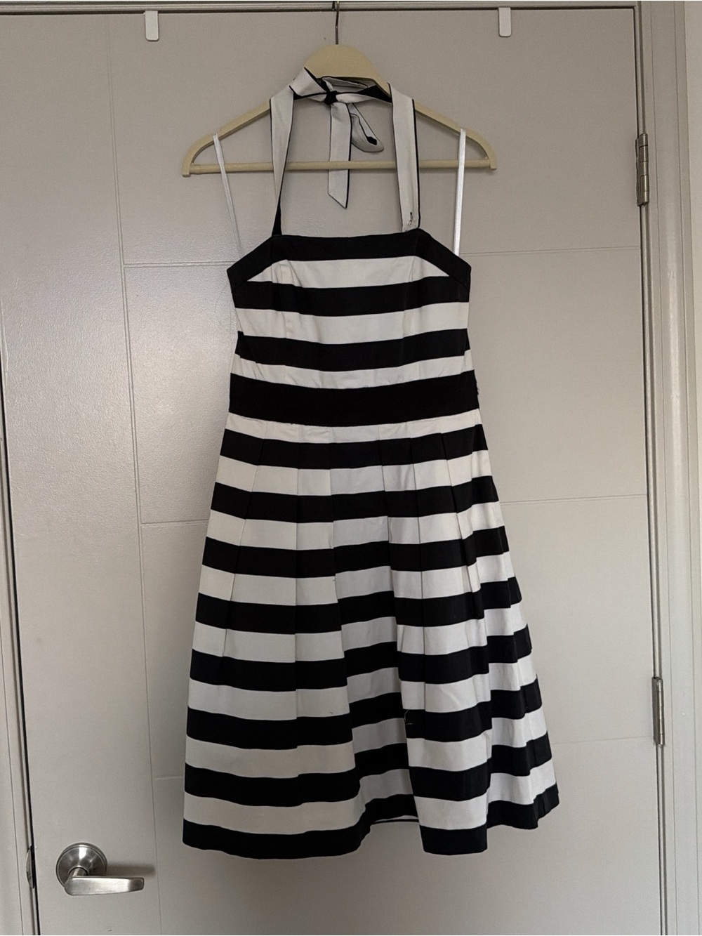 White House Black Market Black and White Dress